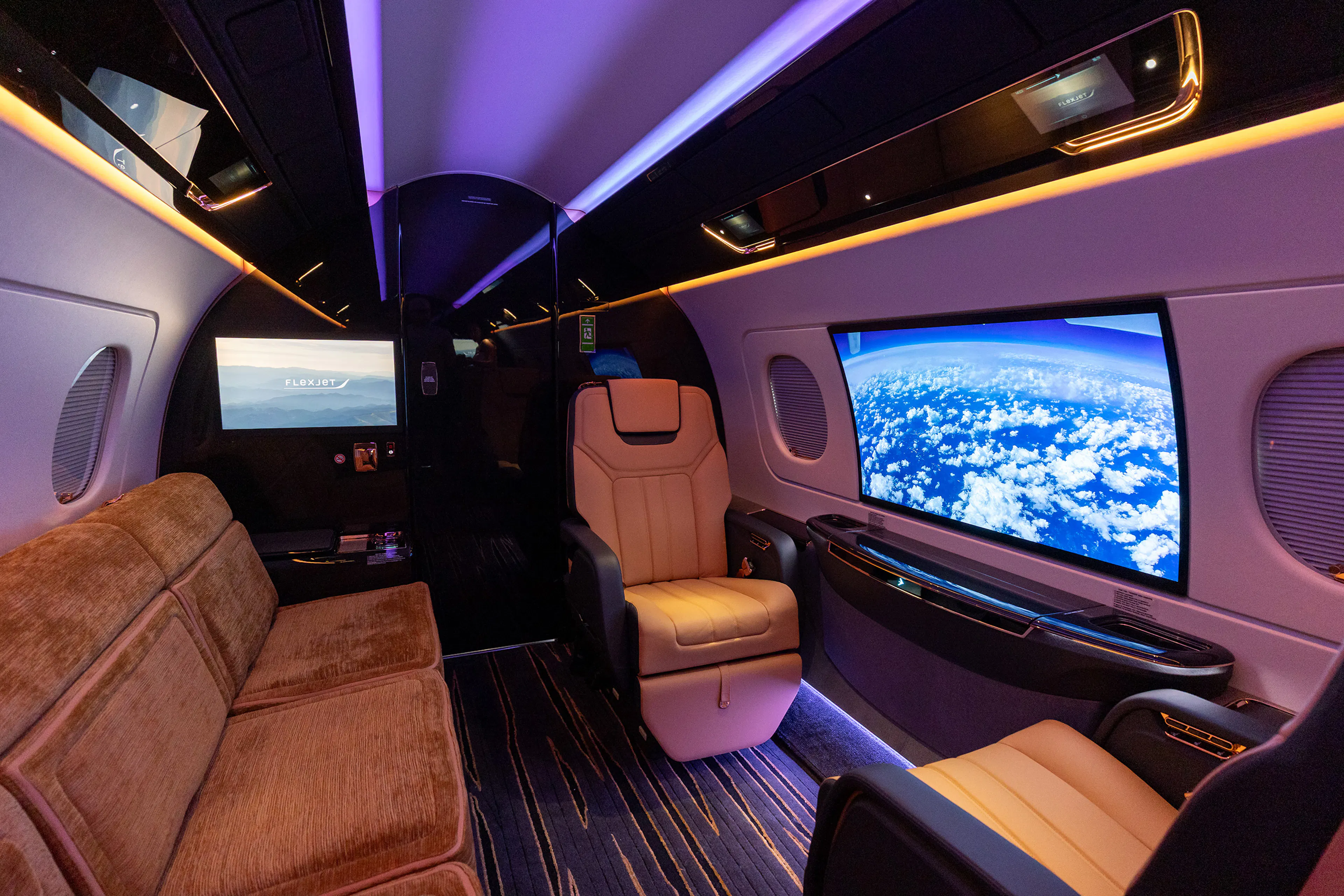 Praetor 600E interior