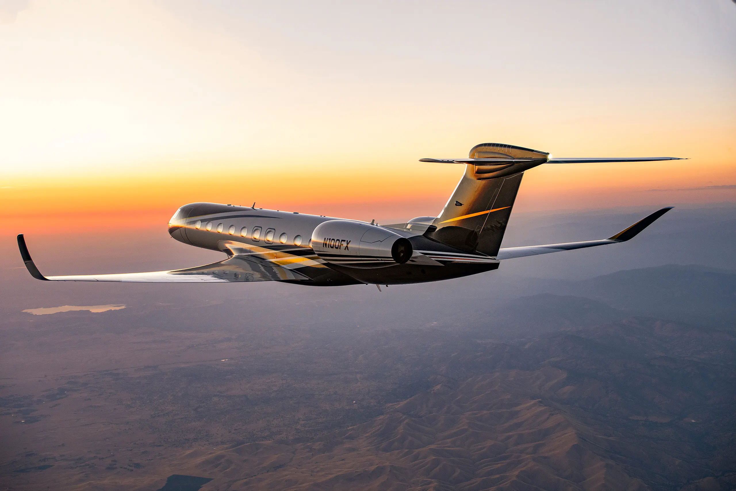 Flexjet Gulfstream G700 Golden Hour Mountains 22