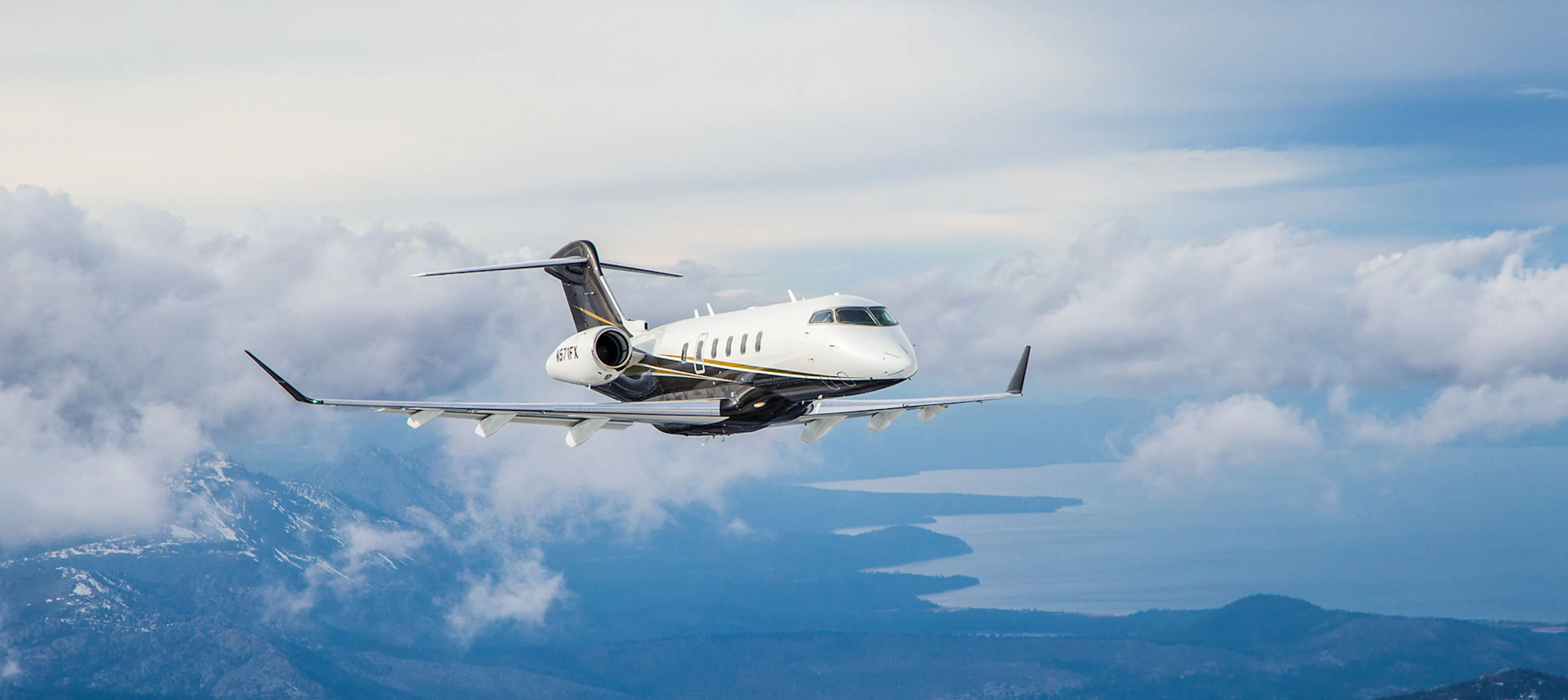 Gulfstream in flight