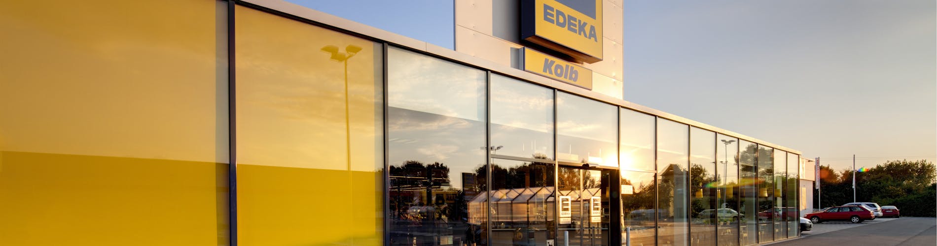 EDEKA Markt im Sonnenlicht App Flip