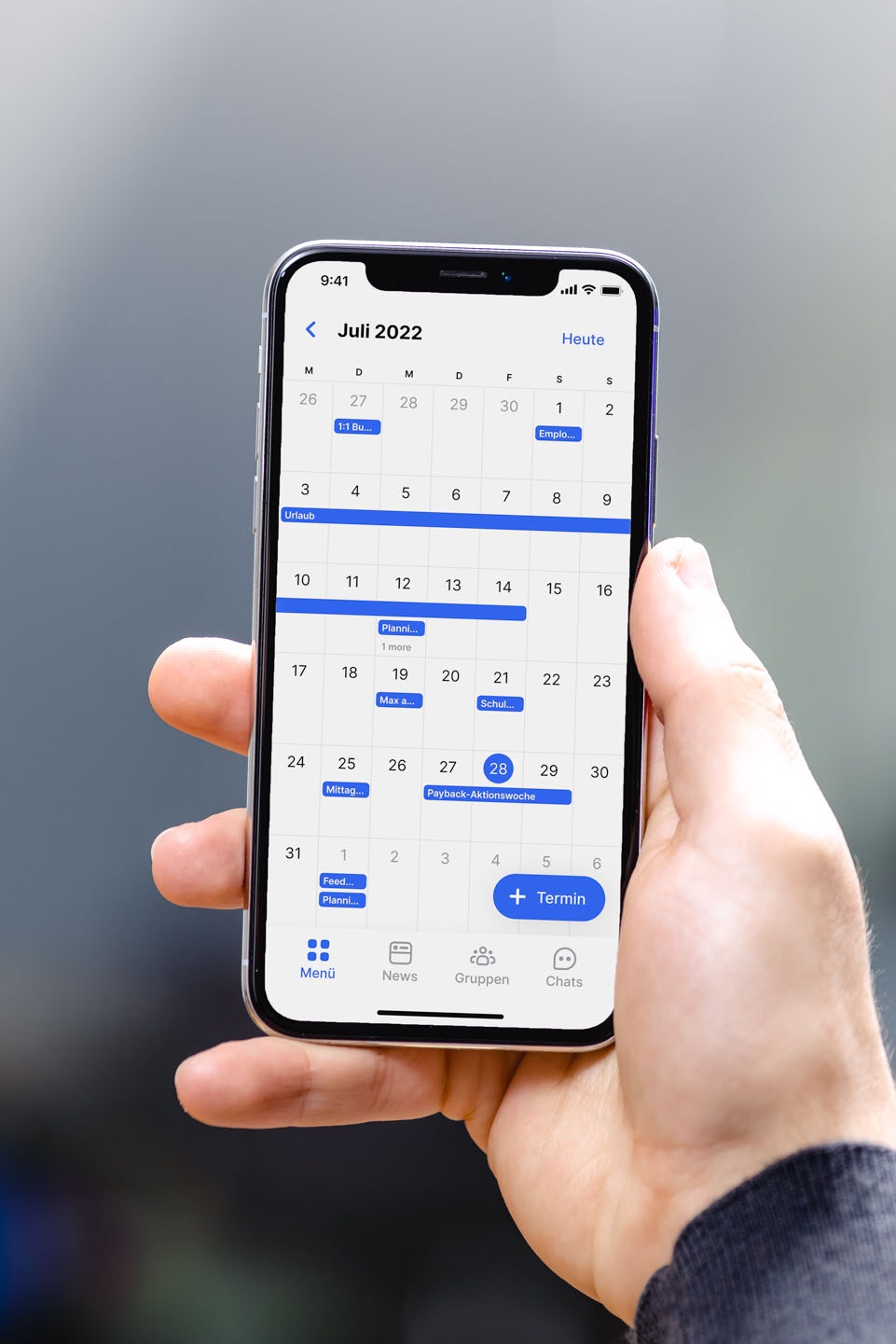 Smartphone Mockup zeigt einen Kalendar im Display
