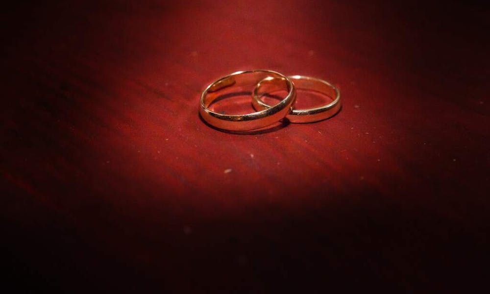 Flores para Aniversário de Casamento: Adicionando um Toque Fragrant ao Seu Dia Especial Banner