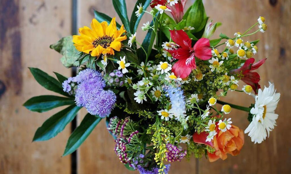 Ideias de Arranjos de Flores para Funeral: Criando Homenagens Significativas