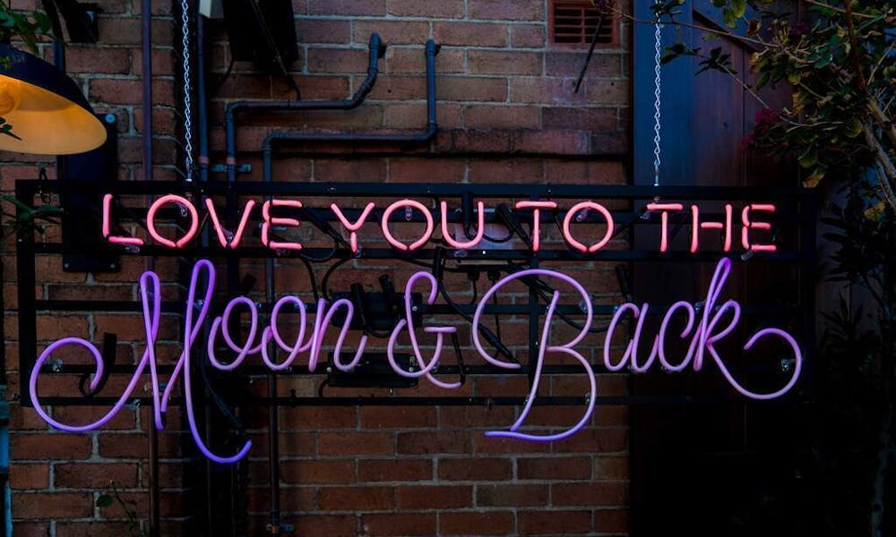 101 Melhores Citações de Amor para Ela & Mensagens para Expressar Amor Banner