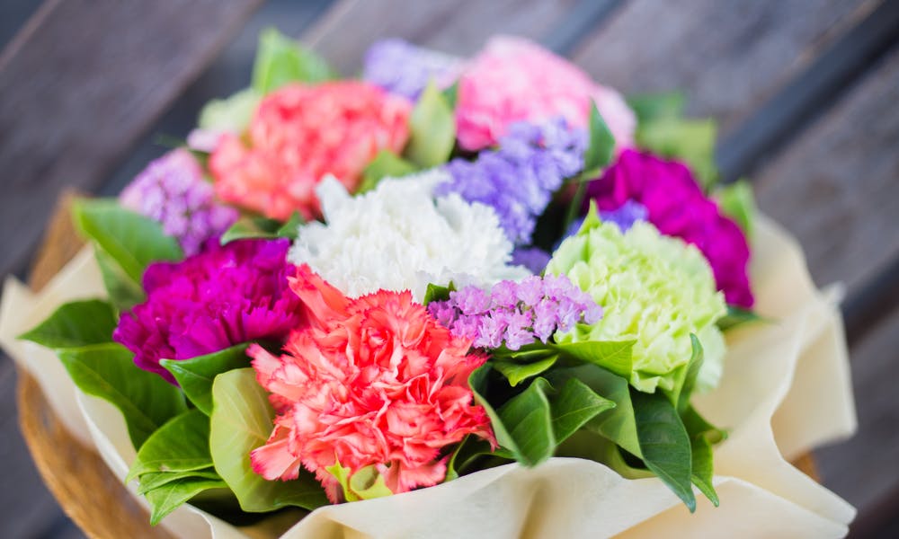 How to Send Flowers to Someone: Order Beautiful and Bright Floral Arrangements Banner