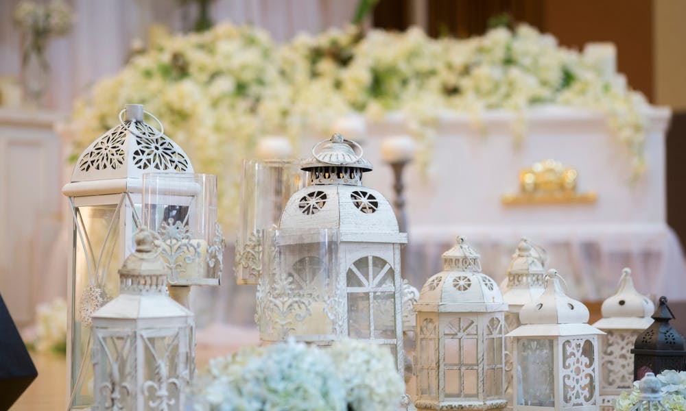 How to Send Flowers to a Funeral? Banner
