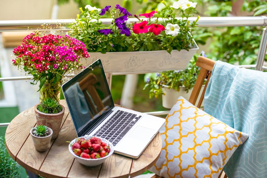 Beautiful Flower Box for a Lovely Balcony All Summer Long