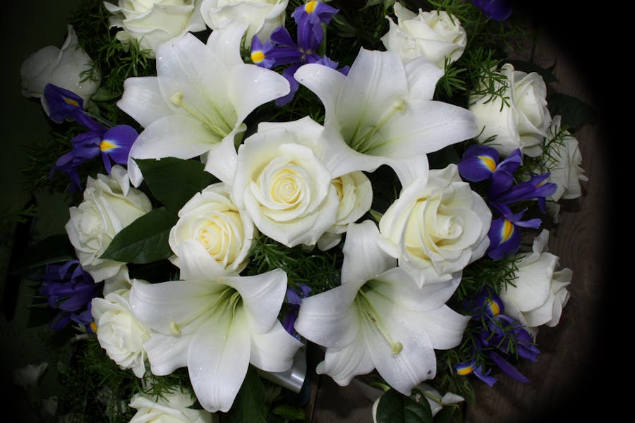 Tips for Sending Condolence Flowers