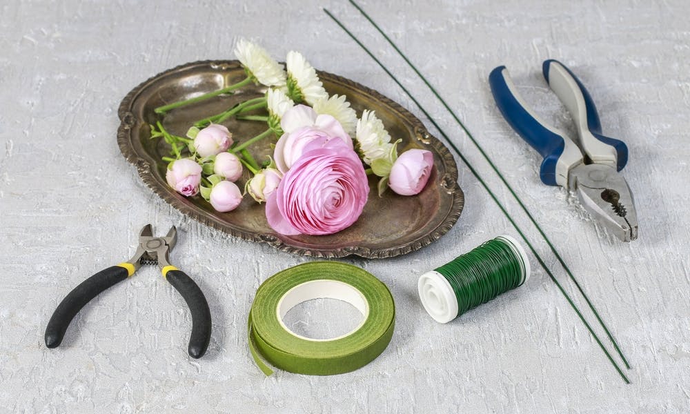 Step-by-Step Guide to Making a Flower Crown Banner