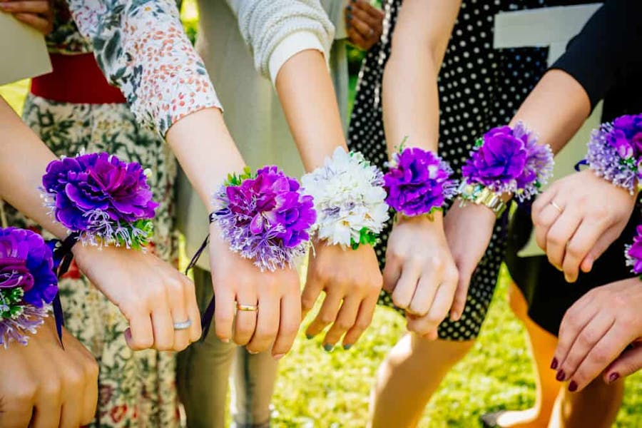 A Guide to Picking the Perfect Prom Flowers