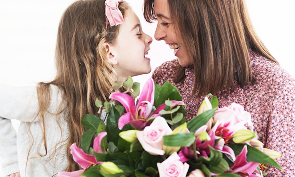 Discover the 5 flowers all moms will love Banner