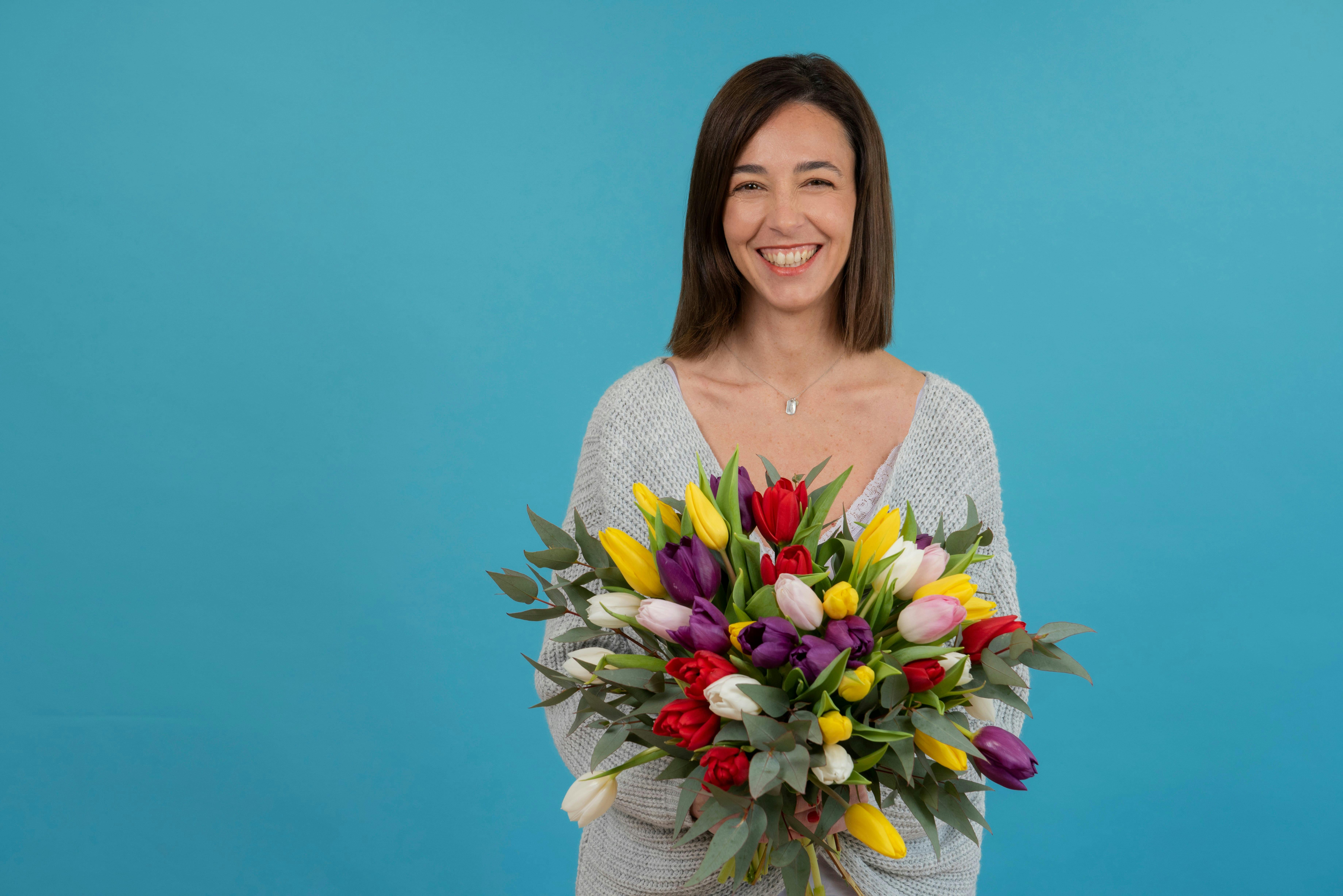 Beatriz com Tulipas