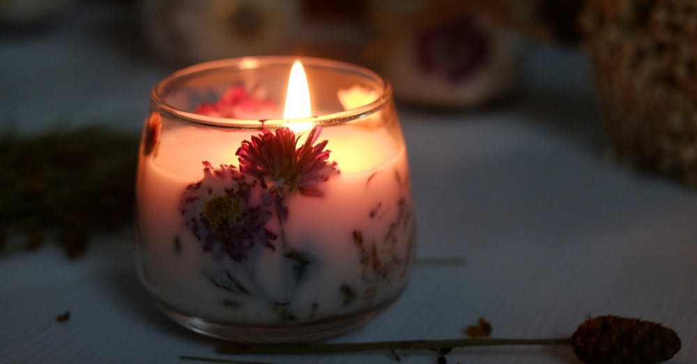 How to Make Beautiful DIY Dried Flower Candles