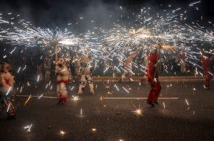 Castellers, Send Flowers to Barcelona