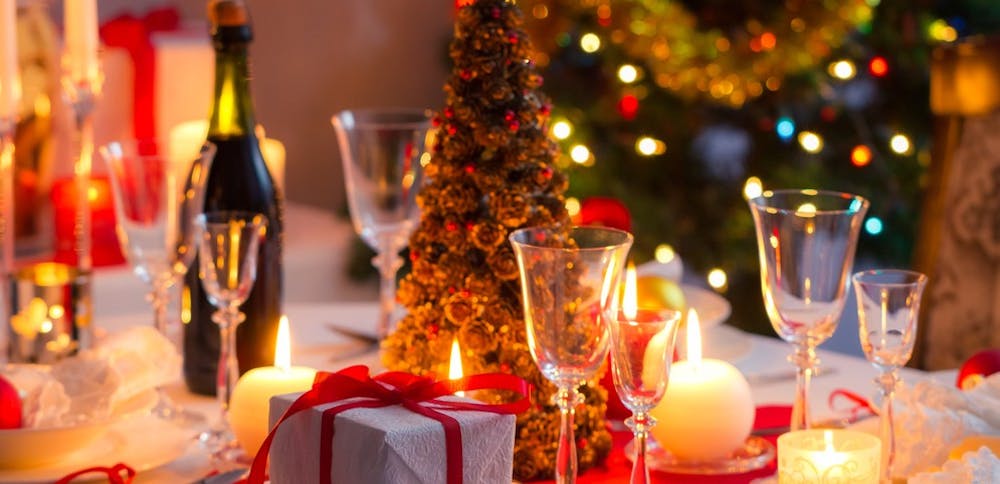 How to Make a Christmas Centrepiece in 8 Easy Steps