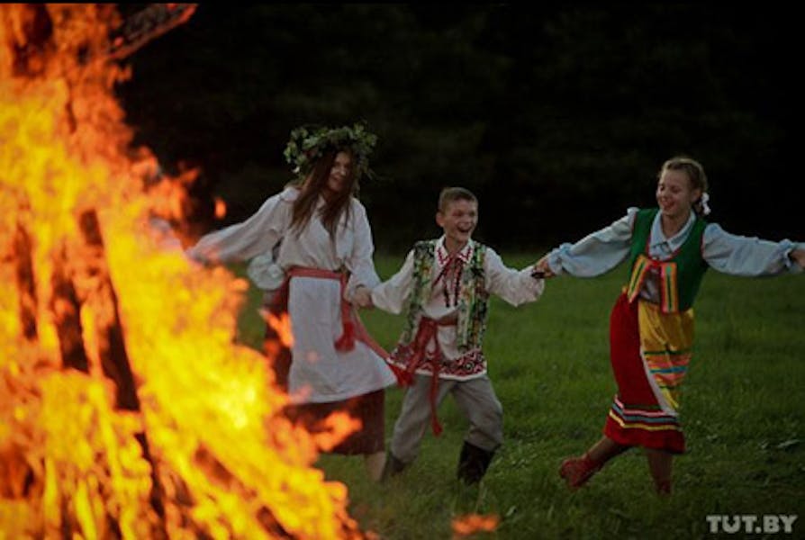 Midsummer and flowers: an ancient tradition