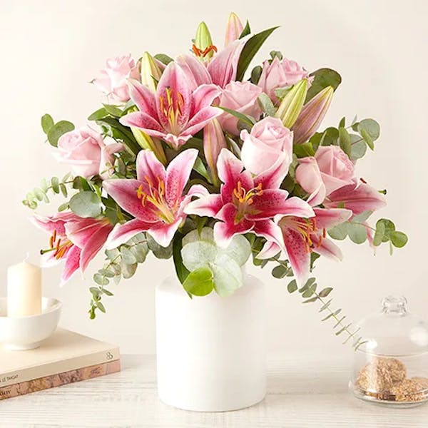 Blumen, die Emotionen für besondere Anlässe vermitteln - Banner