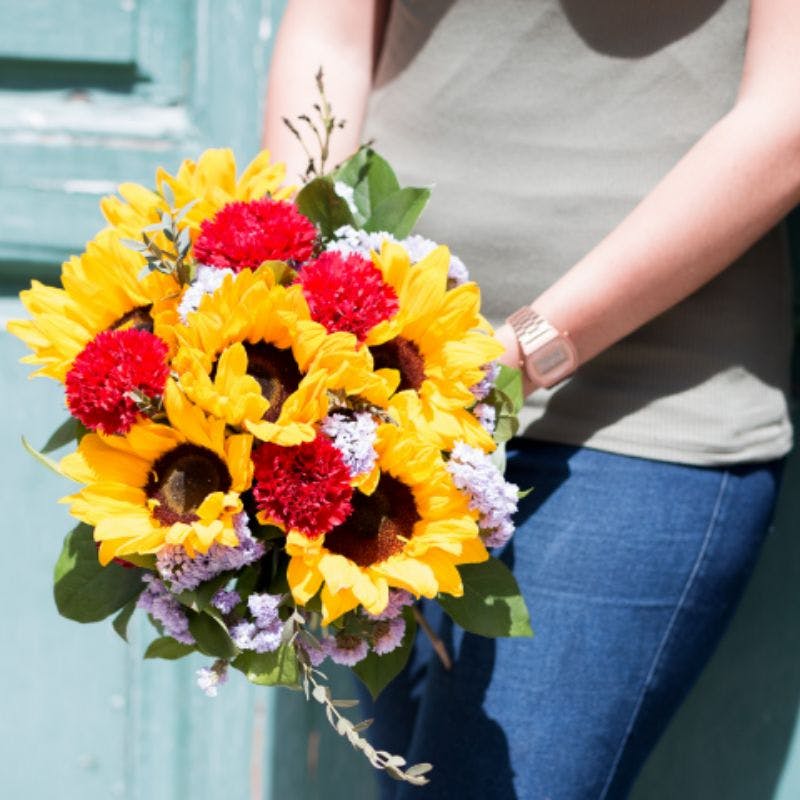 Perché questa splendida composizione di girasoli è il nostro bouquet del mese