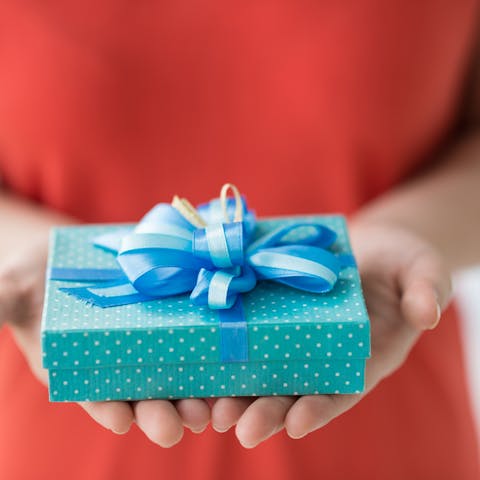 Idee regalo uniche per augurare buon compleanno a Davide