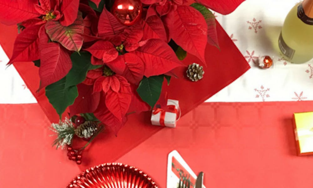 COME PREPARARE UNA TAVOLA DI NATALE IN UFFICIO