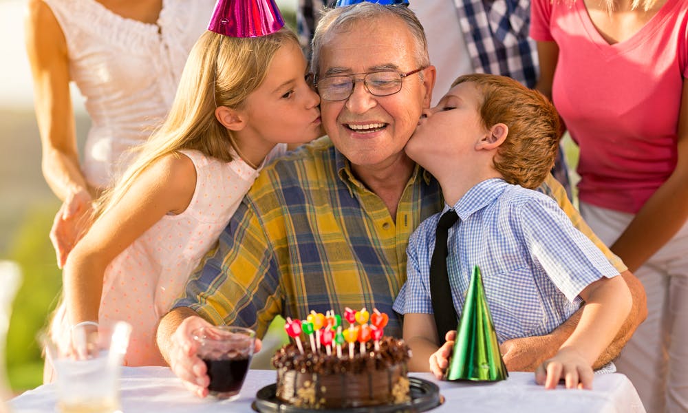 Festeggia a dovere il compleanno del buon vecchio Paolo