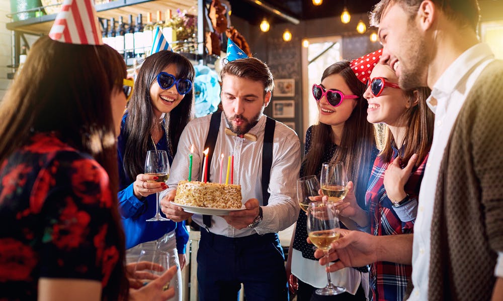 Idee per augurare buon compleanno a un amico di nome Giorgio