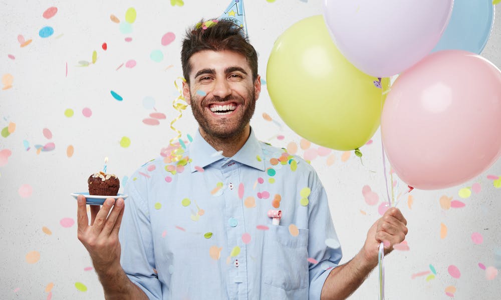 Ecco come dire nel miglior modo possibile “auguri di buon compleanno” a un uomo