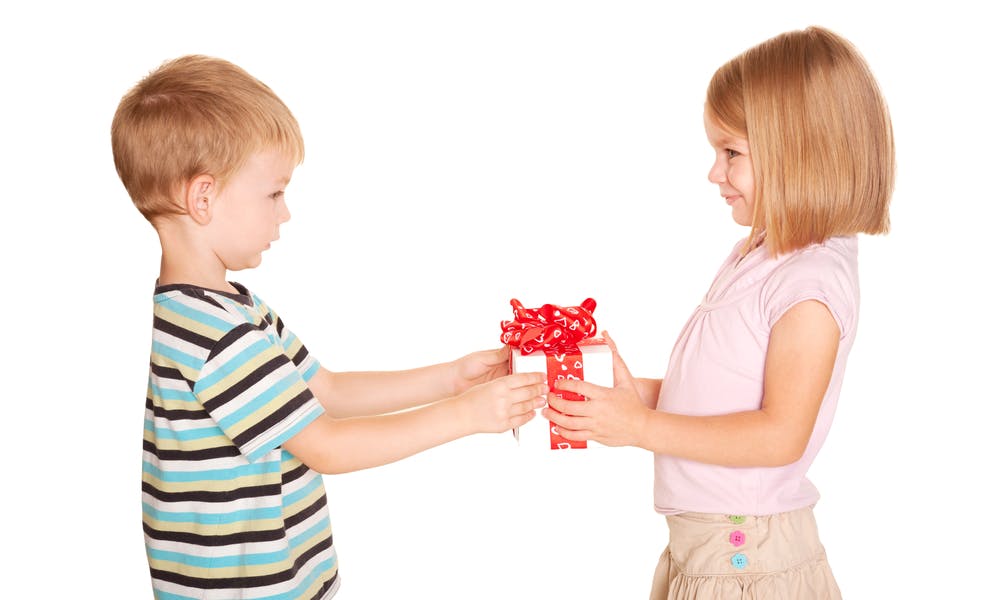 Augurare buon compleanno al proprio fratello in maniera speciale