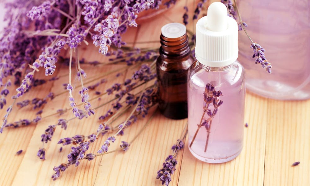 Come produrre l’olio essenziale di lavanda fai da te