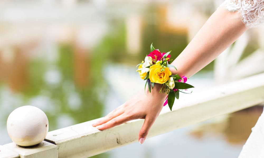 Comment réaliser un bracelet floral DIY ?