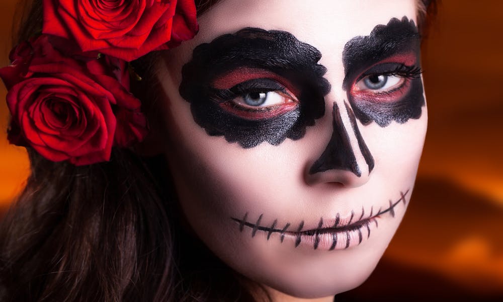 Comment réaliser un maquillage de Catrina pour Halloween ?