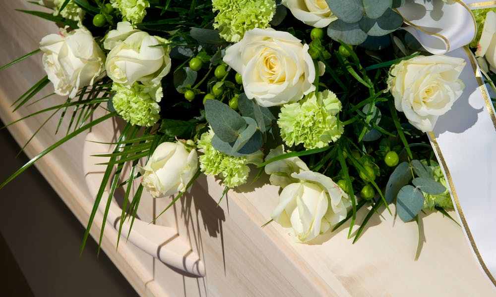 Quelles fleurs choisir pour un enterrement ?