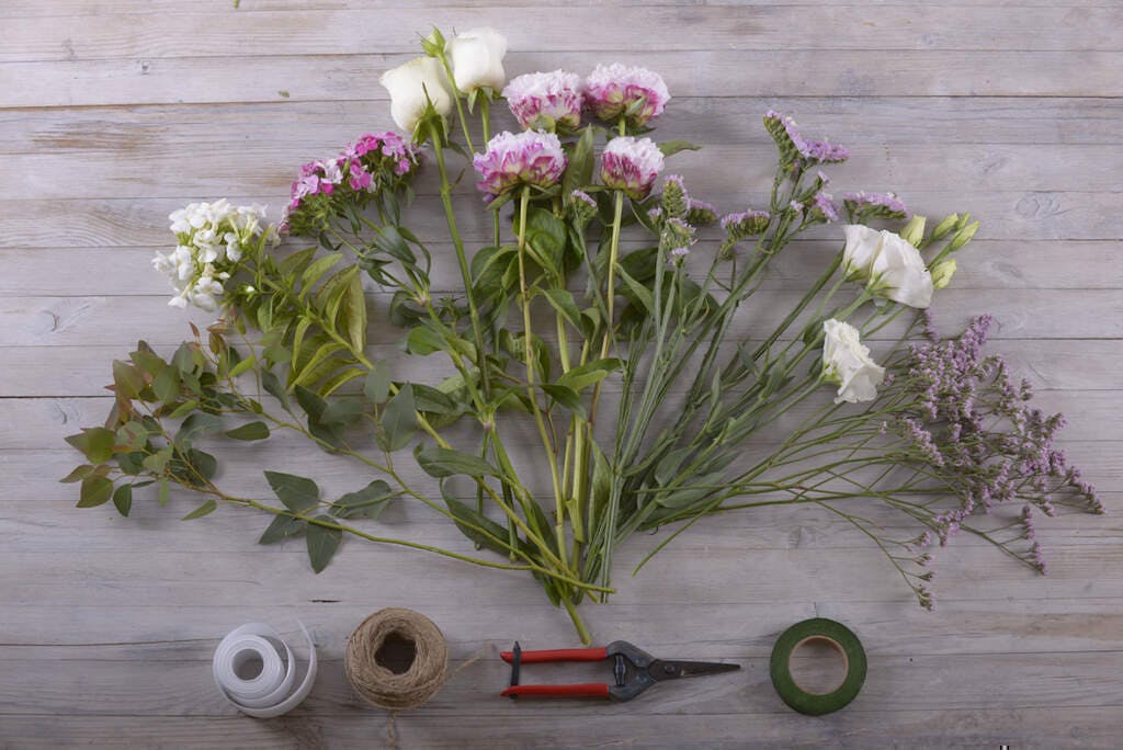 diy bridal bouquet stage 1