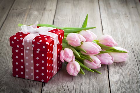 Las Flores Como Perfecto Complemento Para Los Regalos de Cumpleaños