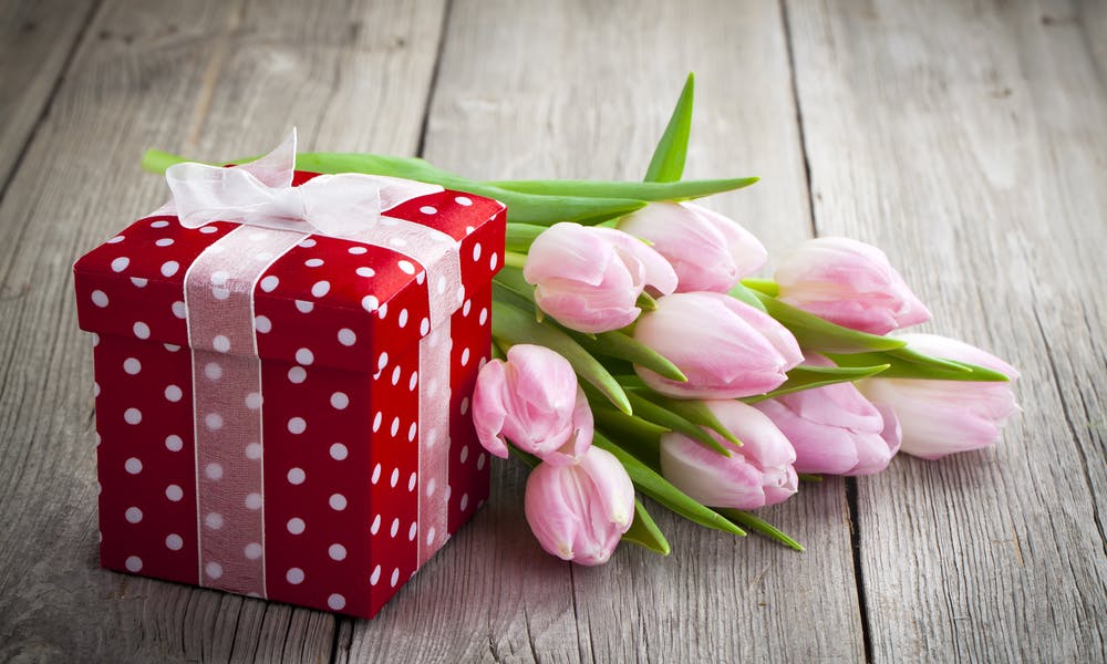 Las Flores Como Perfecto Complemento Para Los Regalos de Cumpleaños