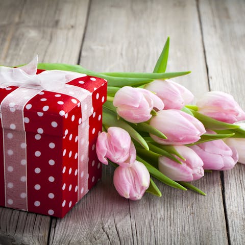 Las Flores Como Perfecto Complemento Para Los Regalos de Cumpleaños