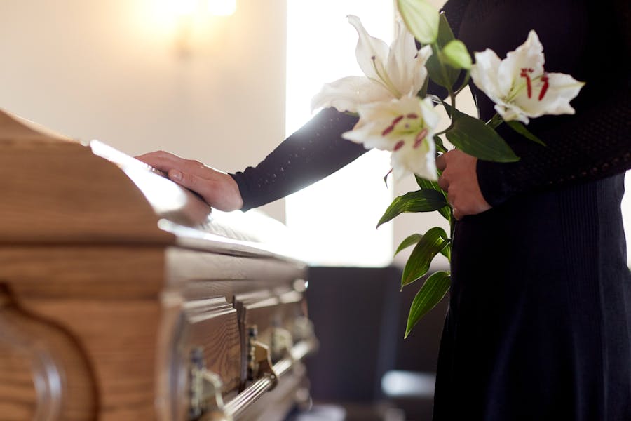 Flores Funerarias – Despedir Con Dignidad