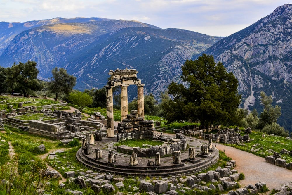 Un templo semi-derruido en lo alto de las montañas