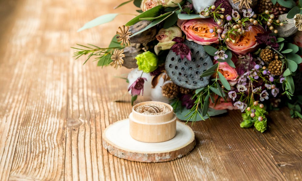 Quelles fleurs d’automne pour votre bouquet de mariée ?