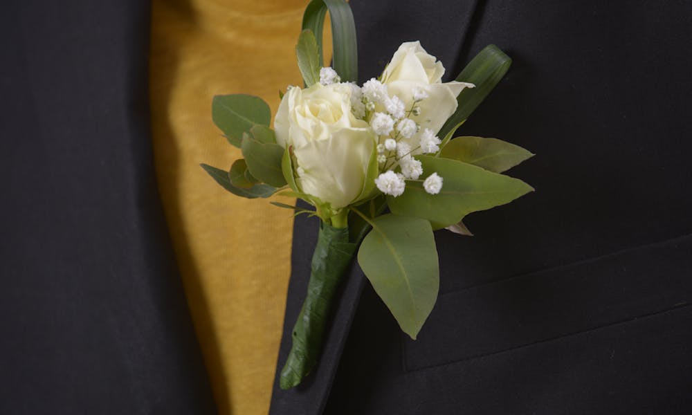 Hazlo tú mismo con flores: flor de solapa