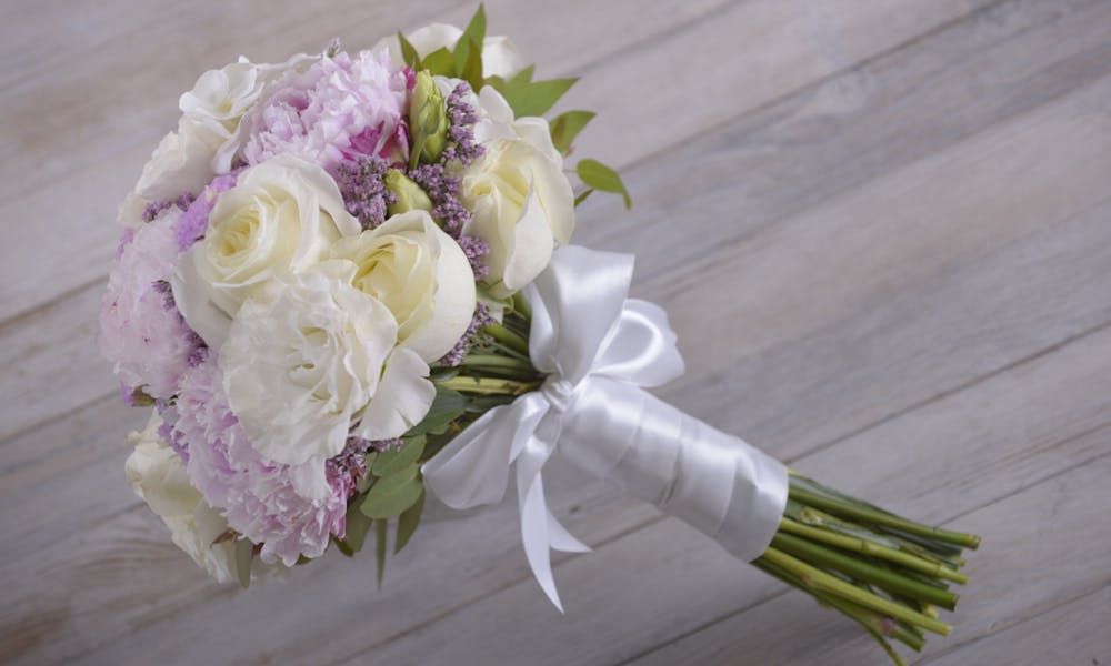 Hazlo tú mismo con flores: ramo de novia
