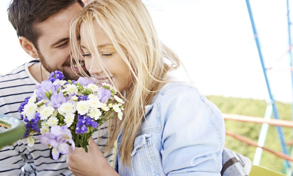 Aprende a seducir con las flores que enamoran a las famosas