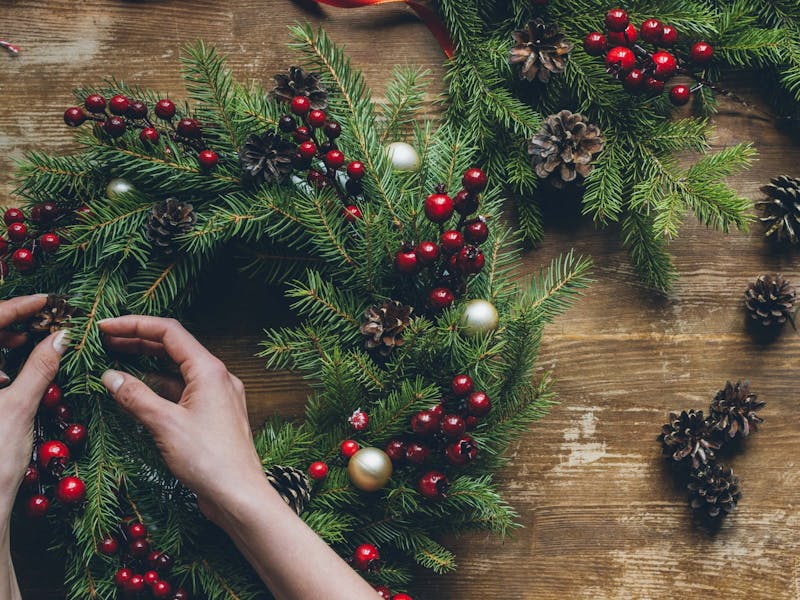 Wie Sie einen DIY Weihnachtskranz basteln können