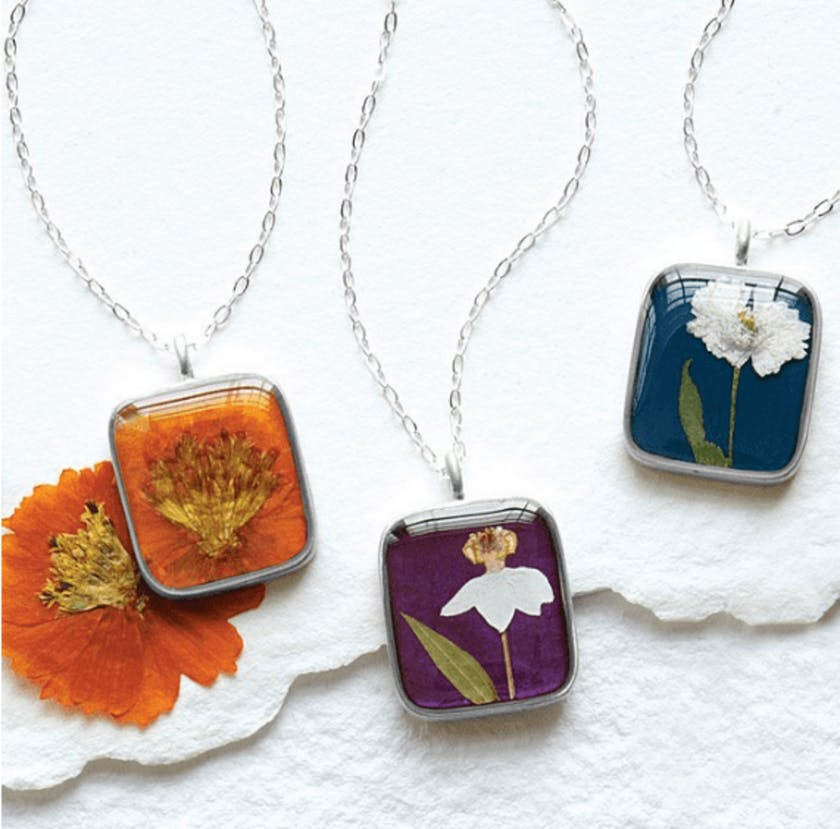 Birthflower necklace