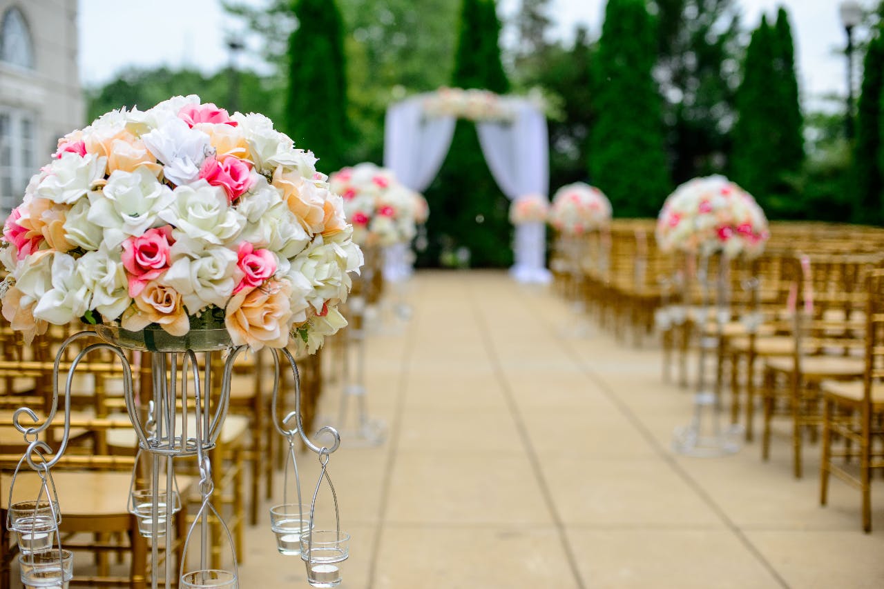 Wedding aisle flowers