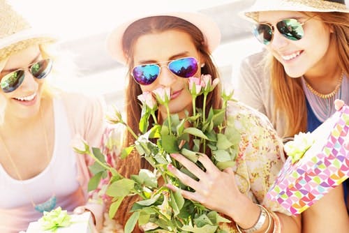 birthday friends with flowers