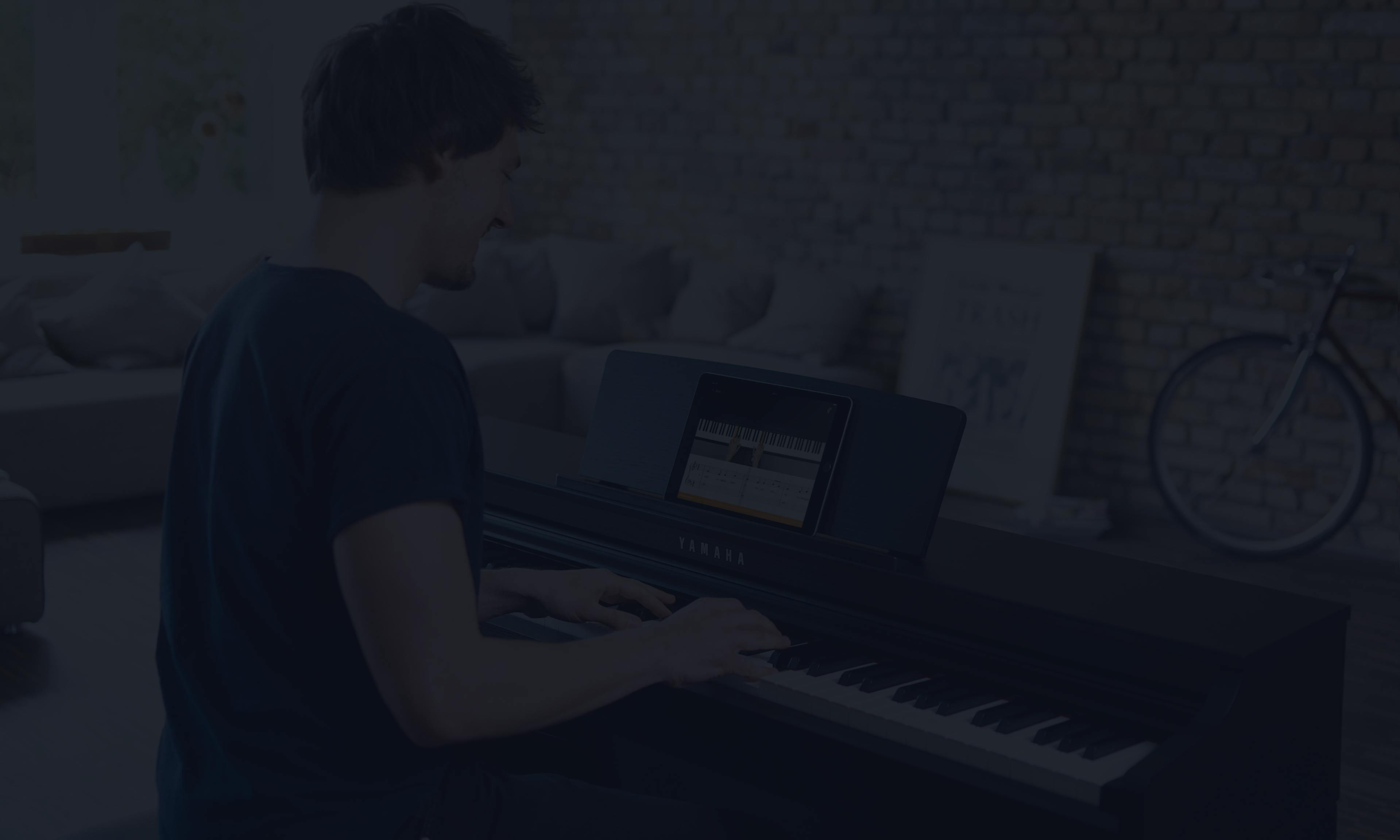 learning piano with flowkey