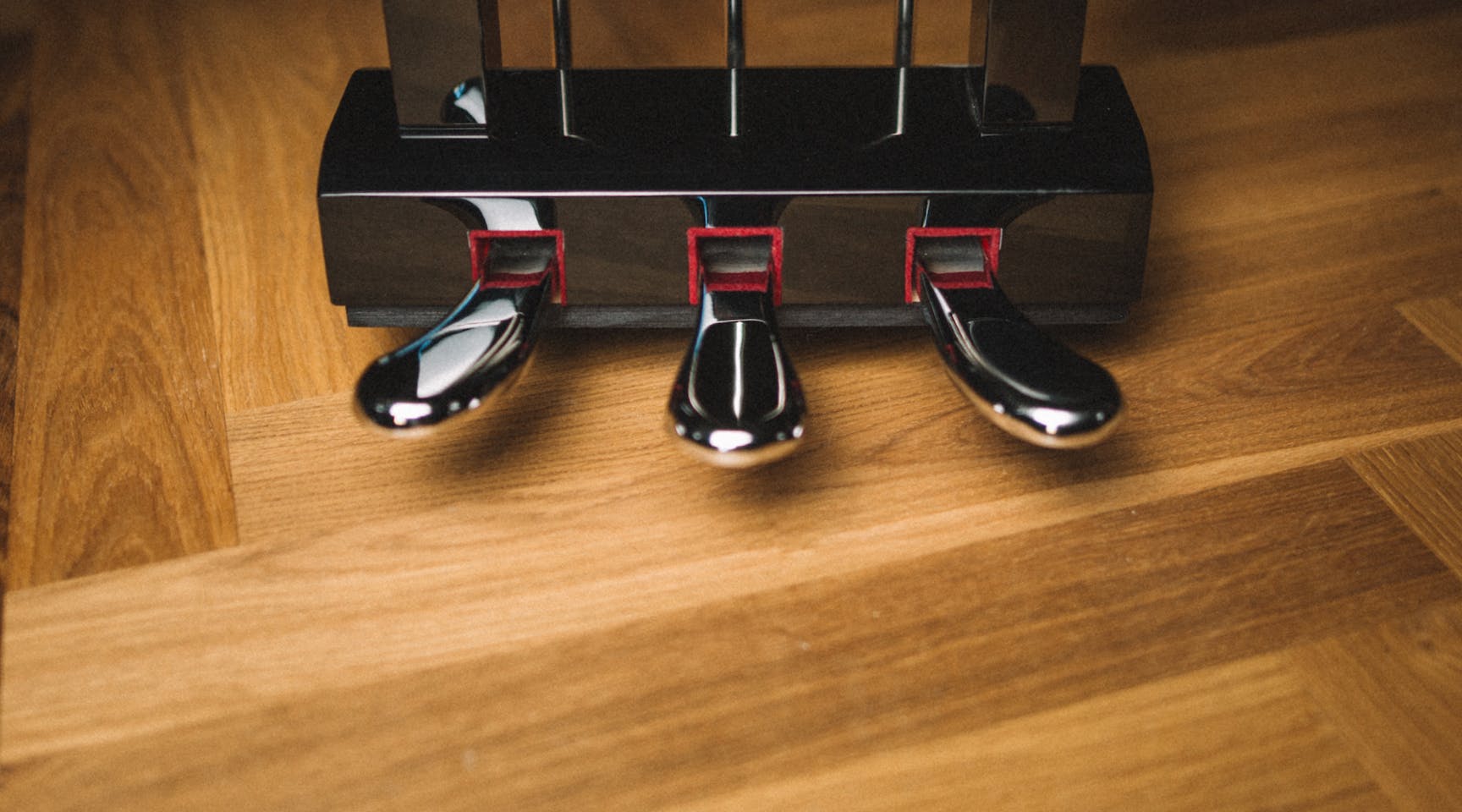 Piano Pedals And What They Do - OKTAV