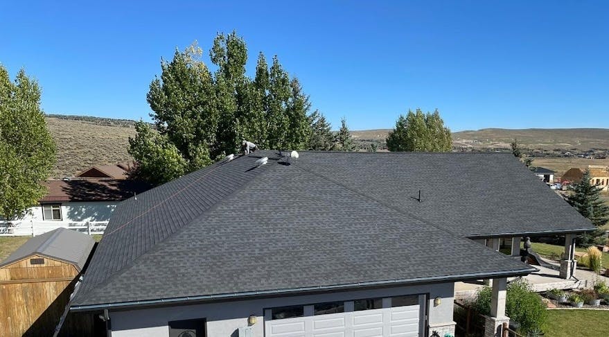 Finished asphalt shingle roof