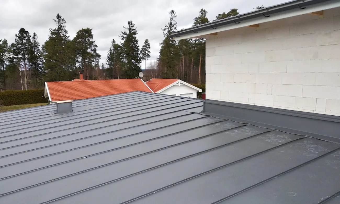 Metal roof repair service